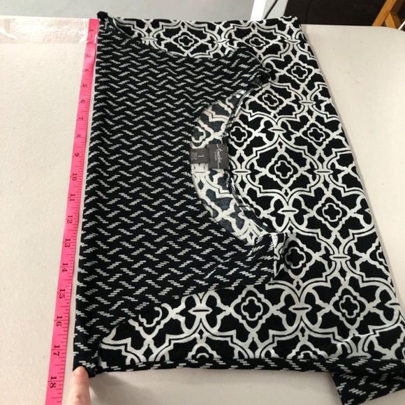 Chicos Travelers Womens Tank Top Size Medium 8 Layering Slinky Knit Black White - Picture 5 of 8